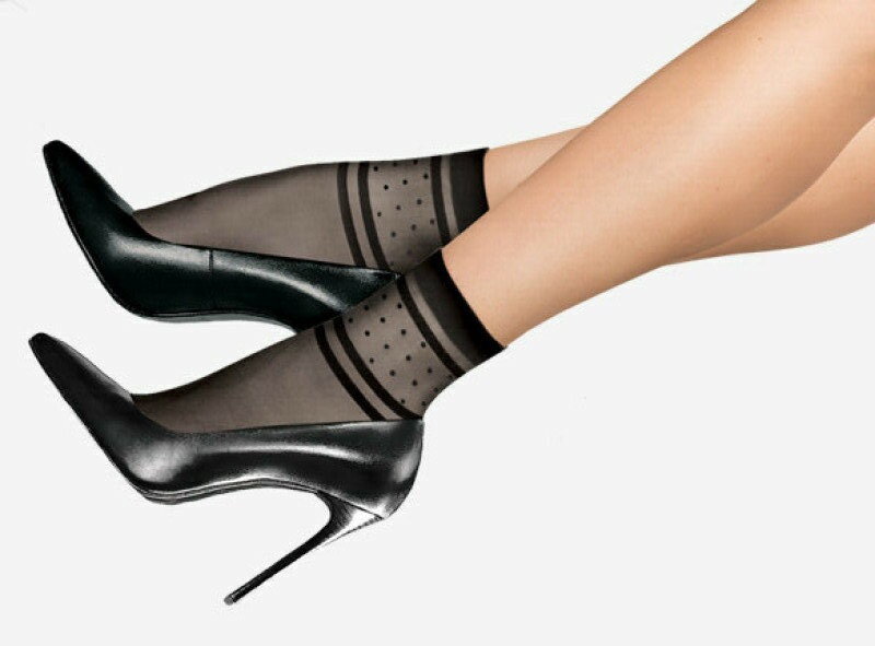 Silonkové ponožky: nenápadný detail, který promění outfit